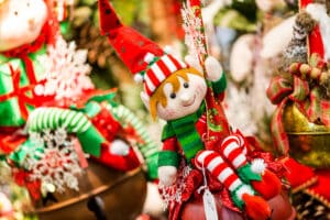 Alzheimer's Care Selma CA - Tips For Creating A Festive Holiday Mood For A Senior With Alzheimer’s